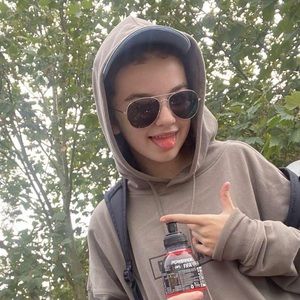 Meet your Posher, Jasmine